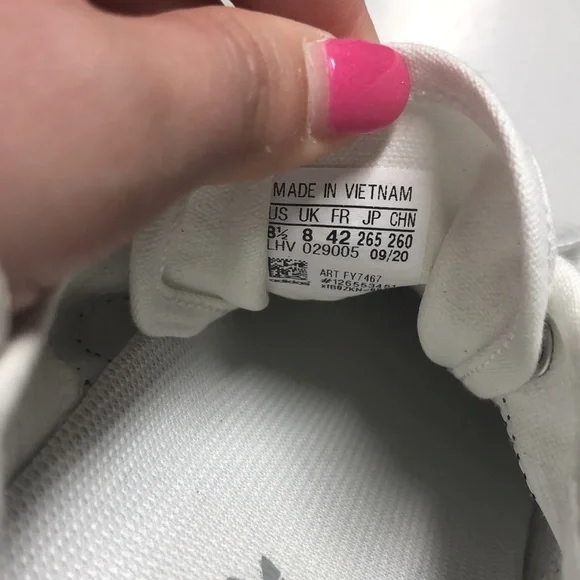 Adidas white and black sneakers size 8.5 - Picture 9 of 9